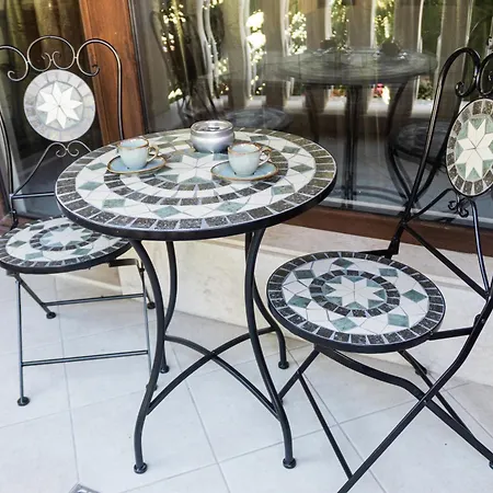 Luxury Antique Apartment *