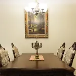 Luxury Antique Апартамент Варна