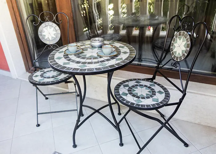 Luxury Antique Apartman *